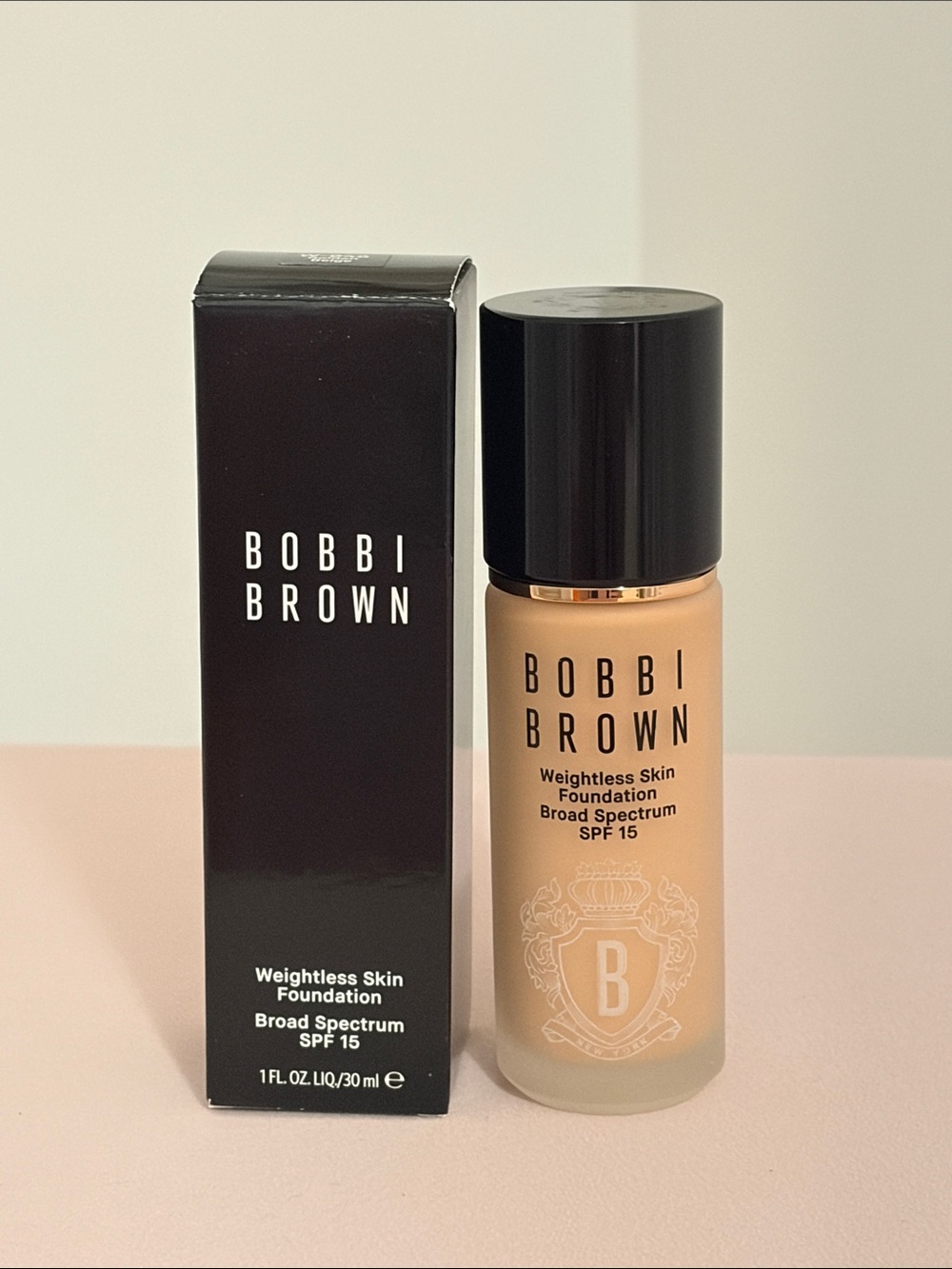 BOBBI BROWN WEIGHTLESS SKIN FOUNDATION - GOLDEN BEIGE W-048